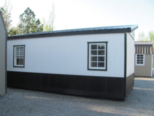 10X20 Studio Deluxe